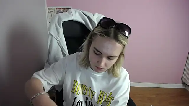 viktoria lovely online show from 05/20/26, 06:19