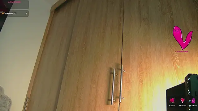 aidaadams online show from 10/12/25, 09:19