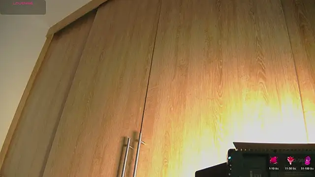 aidaadams online show from 10/18/25, 11:11