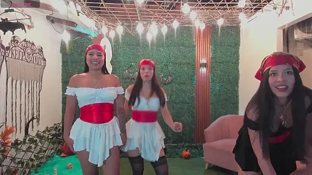 aidaadams online show from 10/31/25, 04:13