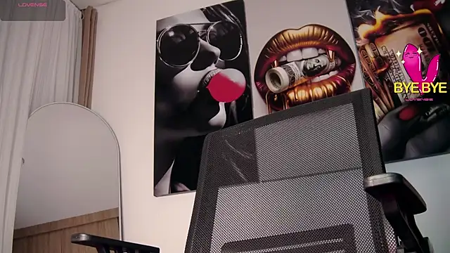 aidaadams online show from 12/22/25, 10:01