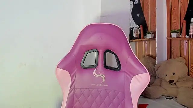 Alika01 online show from 12/01/25, 01:38