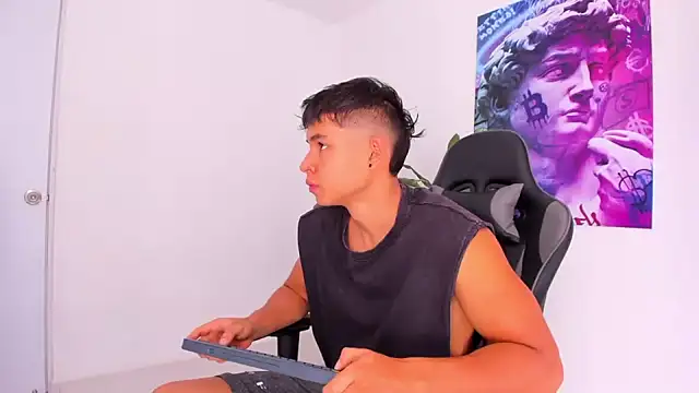 Snapshot of Bray_Kevin chatting on 01/28/25, 02:21 Bray Kevin online show from 01/28/25, 02:21