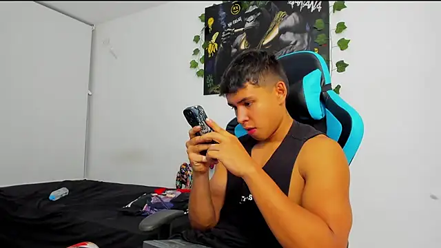 Snapshot of Bray_Kevin chatting on 02/05/25, 02:19 Bray Kevin online show from 02/05/25, 02:19