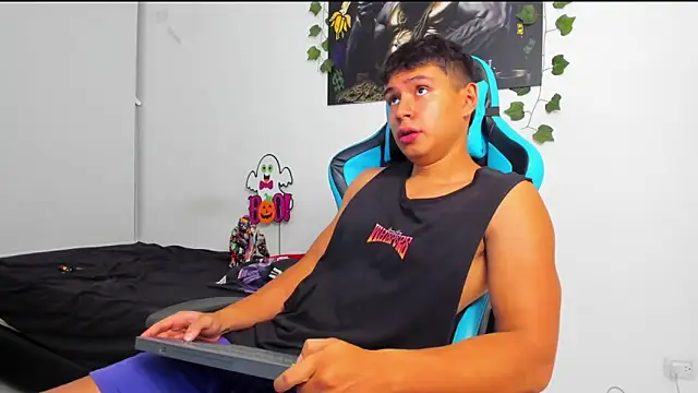 Snapshot of Bray_Kevin chatting on 02/11/25, 12:49 Bray Kevin online show from 02/11/25, 12:49