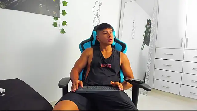 Snapshot of Bray_Kevin chatting on 03/23/25, 12:15 Bray Kevin online show from 03/23/25, 12:15