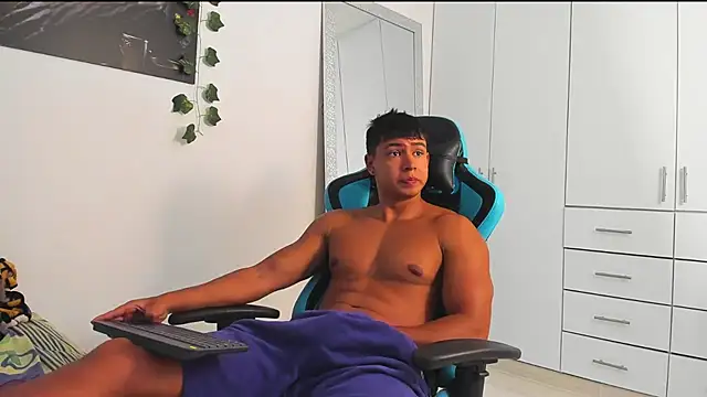 Snapshot of Bray_Kevin chatting on 09/08/25, 03:22 Bray Kevin online show from 09/08/25, 03:22