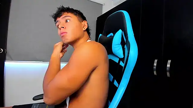 Snapshot of Bray_Kevin chatting on 09/28/25, 05:51 Bray Kevin online show from 09/28/25, 05:51