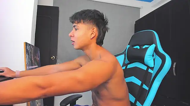 Snapshot of Bray_Kevin chatting on 11/03/25, 05:25 Bray Kevin online show from 11/03/25, 05:25