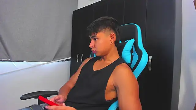 Snapshot of Bray_Kevin chatting on 11/21/25, 03:00 Bray Kevin online show from 11/21/25, 03:00