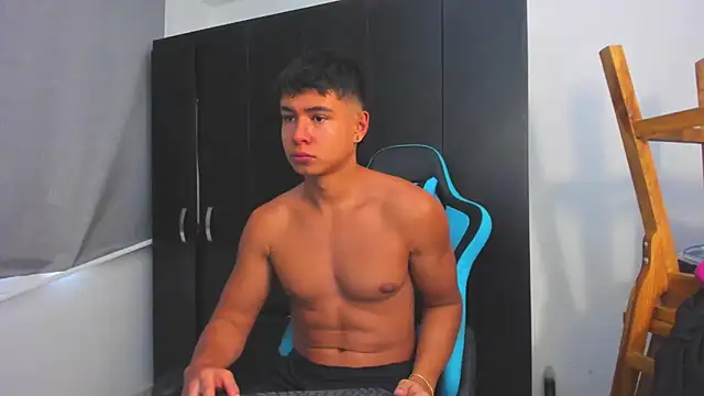 Snapshot of Bray_Kevin chatting on 11/24/25, 04:07 Bray Kevin online show from 11/24/25, 04:07