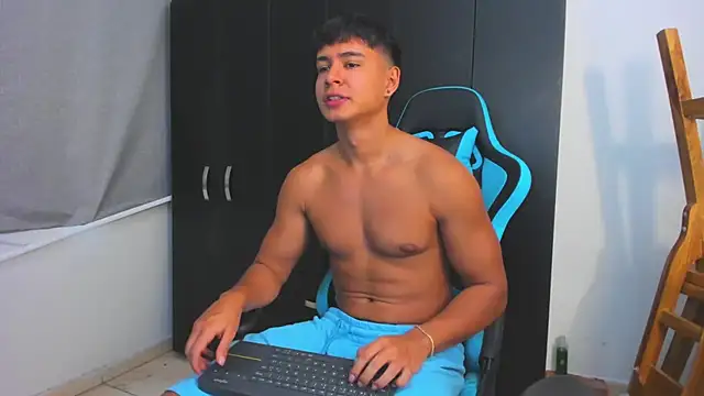 Snapshot of Bray_Kevin chatting on 11/27/25, 05:59 Bray Kevin online show from 11/27/25, 05:59