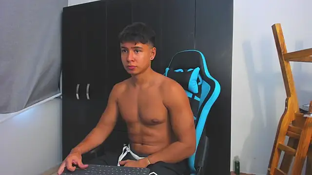 Snapshot of Bray_Kevin chatting on 11/28/25, 07:38 Bray Kevin online show from 11/28/25, 07:38