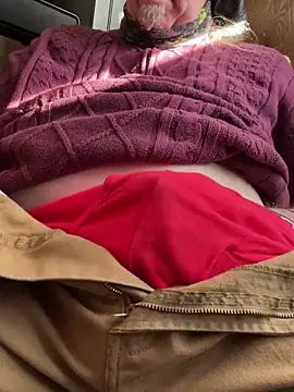 Helmut1971 online show from 12/21/25, 03:41