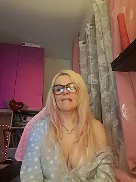 Snapshot of Angeldevilus chatting on 02/02/25, 12:19 Angeldevilus online show from 02/02/25, 12:19