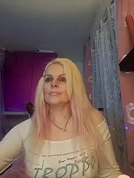 Snapshot of Angeldevilus chatting on 03/16/25, 11:04 Angeldevilus online show from 03/16/25, 11:04