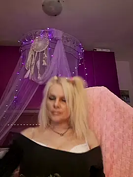 Snapshot of Angeldevilus chatting on 10/28/25, 12:58 Angeldevilus online show from 10/28/25, 12:58