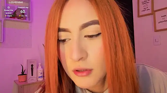 Snapshot of Tiarha chatting on 10/24/25, 04:31 Tiarha online show from 10/24/25, 04:31