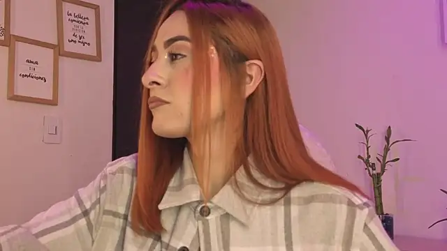 Snapshot of Tiarha chatting on 11/06/25, 04:35 Tiarha online show from 11/06/25, 04:35