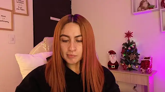 Snapshot of Tiarha chatting on 11/17/25, 04:18 Tiarha online show from 11/17/25, 04:18