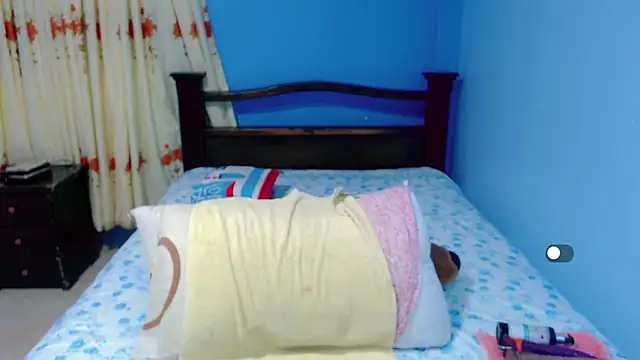 Lily Benet1 online show from 10/05/25, 10:18