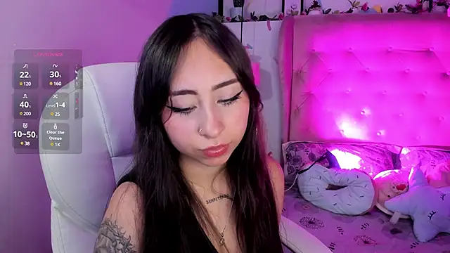 Snapshot of _cloe_martinez chatting on 03/09/25, 12:10 cloe martinez online show from 03/09/25, 12:10