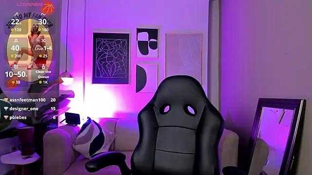 Snapshot of _cloe_martinez chatting on 09/17/25, 10:22 cloe martinez online show from 09/17/25, 10:22