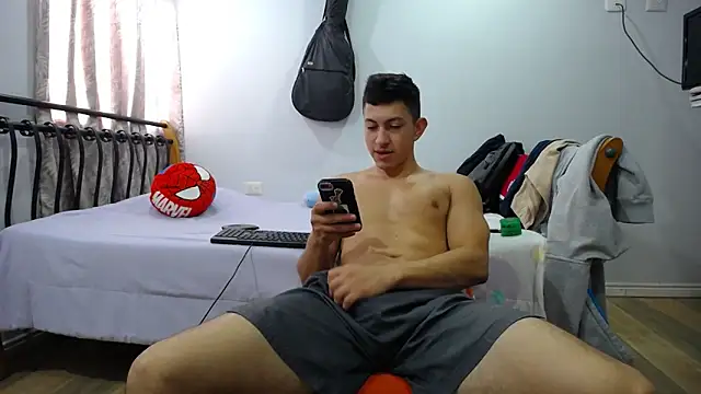 Snapshot of Iam_yourbabyprincess_XD chatting on 01/20/25, 08:07 Iam yourbabyprincess XD online show from 01/20/25, 08:07