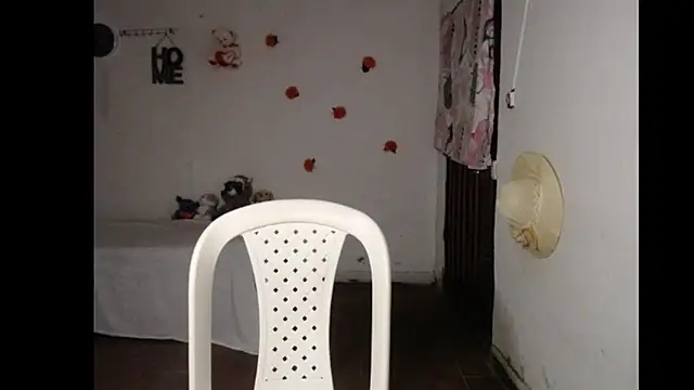 Snapshot of foxysweet09 chatting on 03/16/25, 01:17 foxysweet09 online show from 03/16/25, 01:17