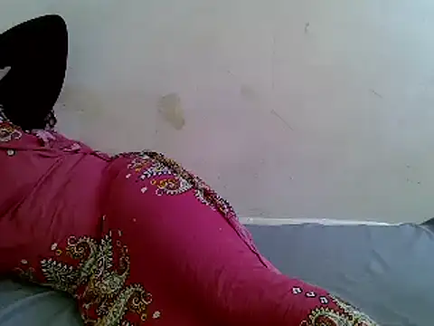 Snapshot of Crystal__Gee chatting on 12/27/24, 06:46 Crystal  Gee online show from 12/27/24, 06:46
