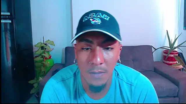 Snapshot of yosoy_enzo2020 chatting on 12/11/24, 03:37 yosoy enzo2020 online show from 12/11/24, 03:37