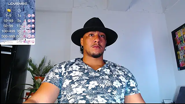 Snapshot of yosoy_enzo2020 chatting on 12/19/24, 01:07 yosoy enzo2020 online show from 12/19/24, 01:07