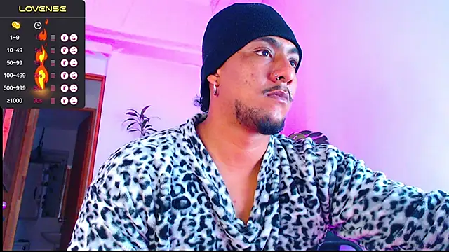 Snapshot of yosoy_enzo2020 chatting on 01/04/25, 04:55 yosoy enzo2020 online show from 01/04/25, 04:55
