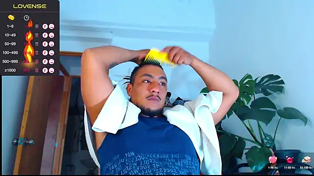 Snapshot of yosoy_enzo2020 chatting on 01/13/25, 10:45 yosoy enzo2020 online show from 01/13/25, 10:45