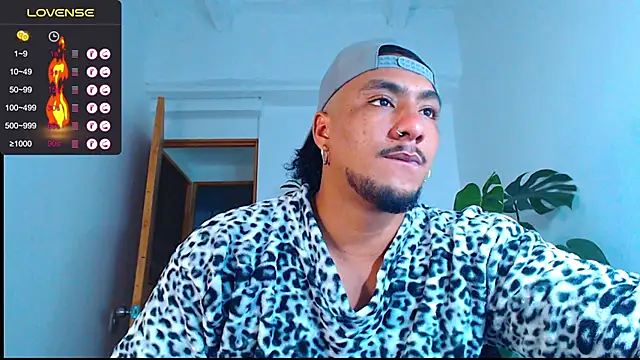 Snapshot of yosoy_enzo2020 chatting on 01/16/25, 03:23 yosoy enzo2020 online show from 01/16/25, 03:23