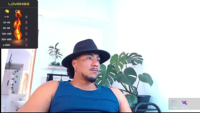 Snapshot of yosoy_enzo2020 chatting on 01/21/25, 03:32 yosoy enzo2020 online show from 01/21/25, 03:32
