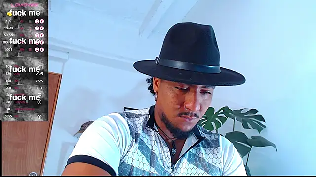 Snapshot of yosoy_enzo2020 chatting on 02/25/25, 01:17 yosoy enzo2020 online show from 02/25/25, 01:17
