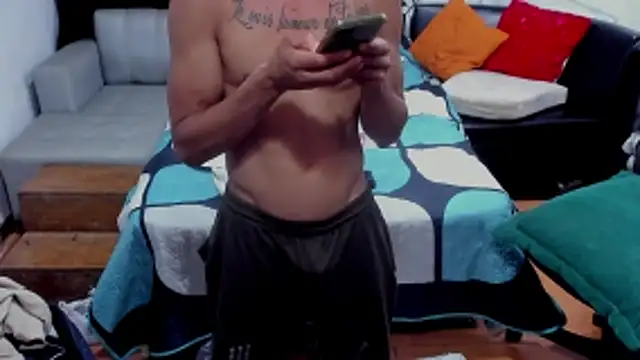 Snapshot of Brunocuttie94 chatting on 06/04/26, 09:54 Brunocuttie94 online show from 06/04/26, 09:54