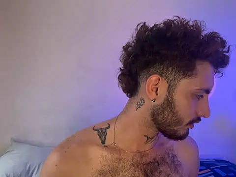 Snapshot of axel_giracr chatting on 12/09/24, 08:54 axel giracr online show from 12/09/24, 08:54