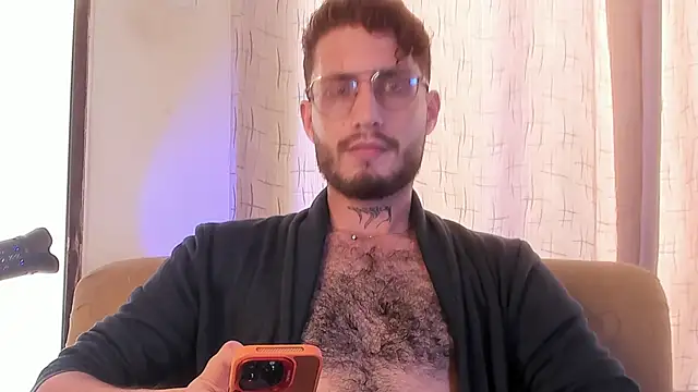 Snapshot of axel_giracr chatting on 02/23/25, 07:07 axel giracr online show from 02/23/25, 07:07