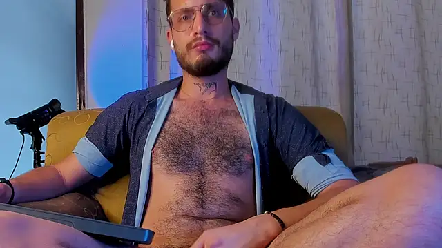 Snapshot of axel_giracr chatting on 03/09/25, 09:46 axel giracr online show from 03/09/25, 09:46