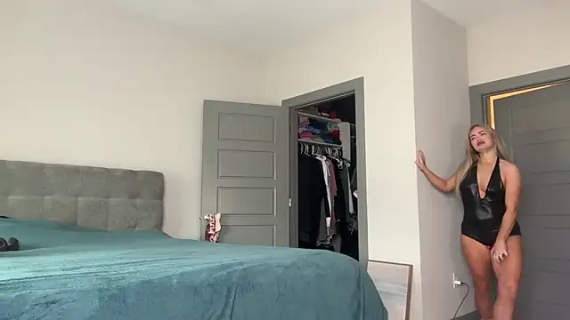 ElenaErickson online show from 02/12/25, 09:22