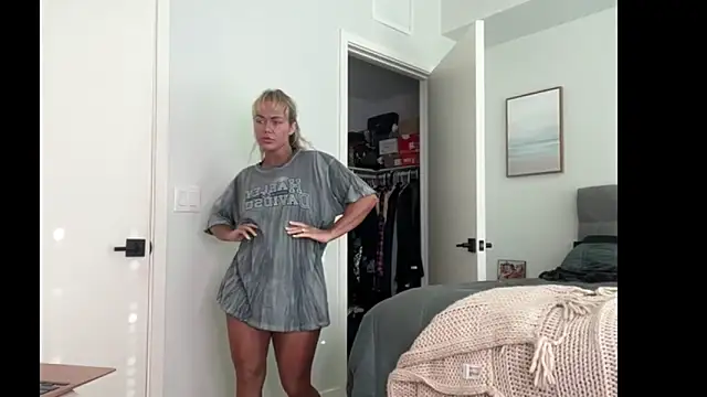 ElenaErickson online show from 05/17/26, 12:19