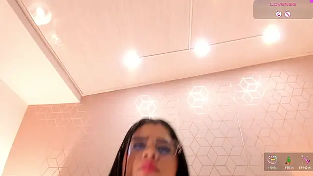 Snapshot of Emilyboobss chatting on 12/30/24, 10:21 Emilyboobss online show from 12/30/24, 10:21