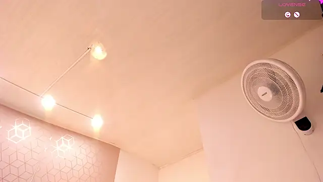 Snapshot of Emilyboobss chatting on 01/04/25, 03:40 Emilyboobss online show from 01/04/25, 03:40