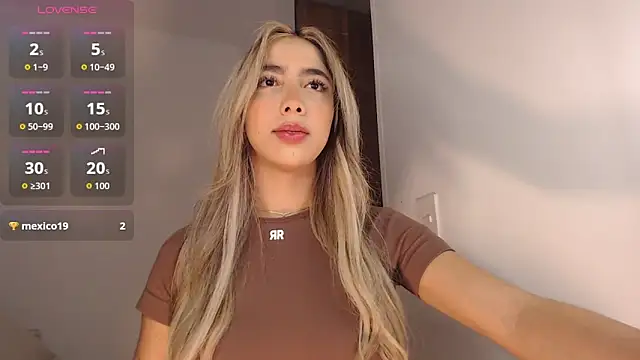 Snapshot of Marian_se chatting on 12/15/25, 10:03 Marian se online show from 12/15/25, 10:03