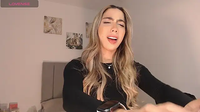 Snapshot of Marian_se chatting on 02/18/26, 09:44 Marian se online show from 02/18/26, 09:44