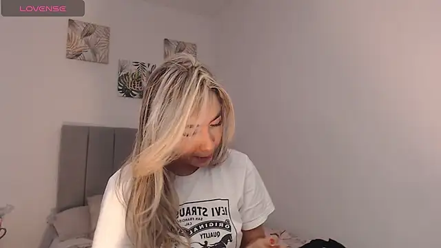 Snapshot of Marian_se chatting on 02/23/26, 03:20 Marian se online show from 02/23/26, 03:20