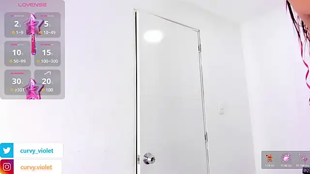 Snapshot of CurvyViolet chatting on 12/19/24, 11:39 CurvyViolet online show from 12/19/24, 11:39