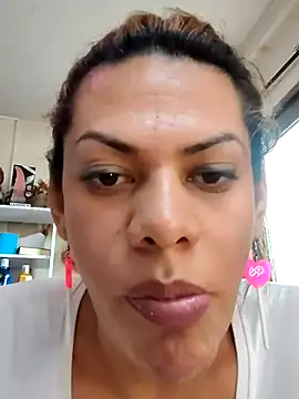 Snapshot of CurvyViolet chatting on 03/15/25, 05:59 CurvyViolet online show from 03/15/25, 05:59